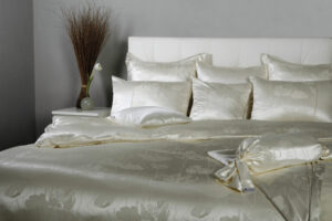 Edle Seidenbettwäsche von Seidenweber im Daunenspiel Online-Shop