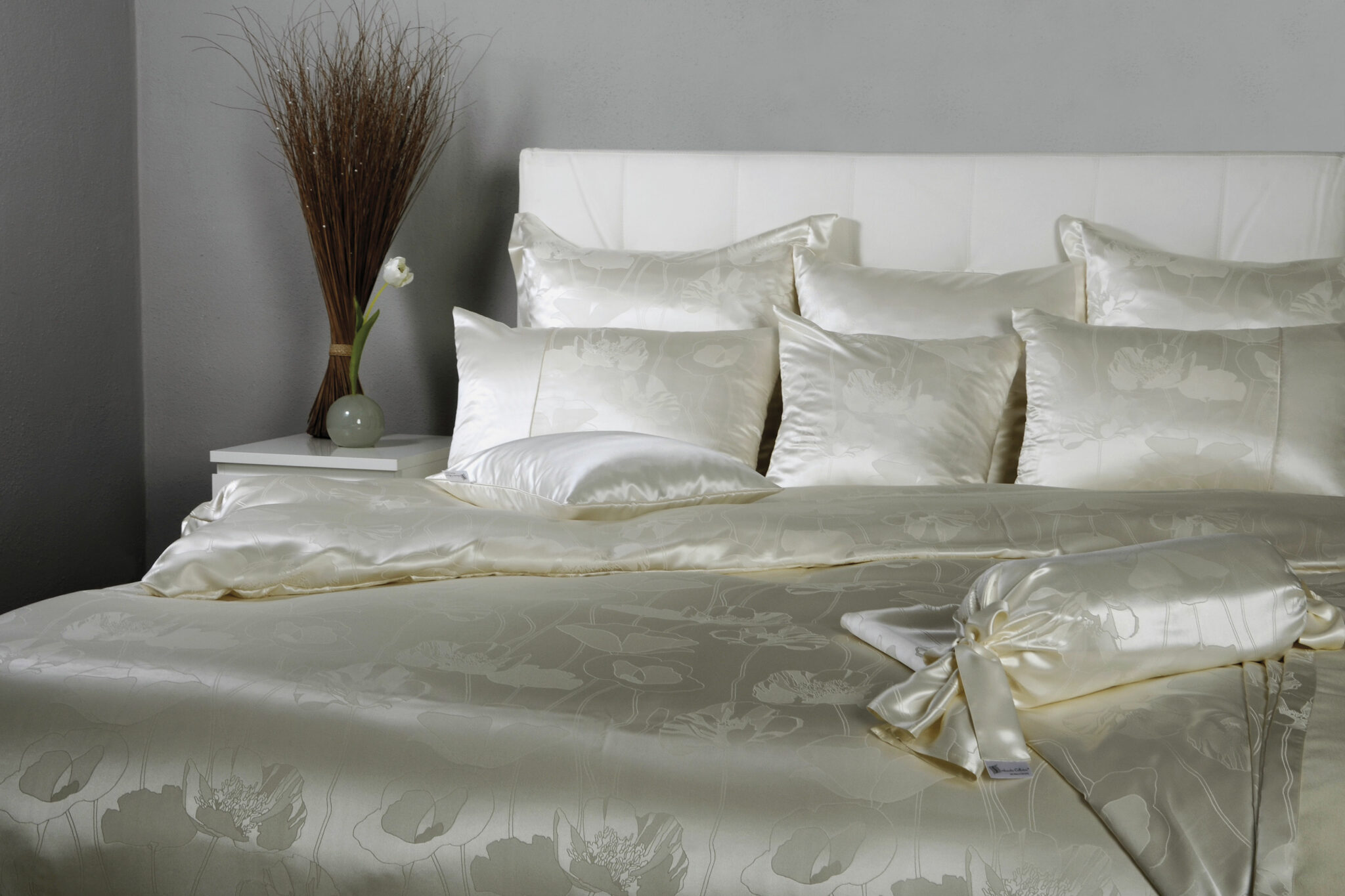 Seidenweber Adele Bett Edle Seidenbettwäsche von Seidenweber im Daunenspiel Online-Shop