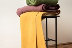 Steiner Wohndecken aus Alpaka aus Österreich in diversen Farben bei Daunenspiel