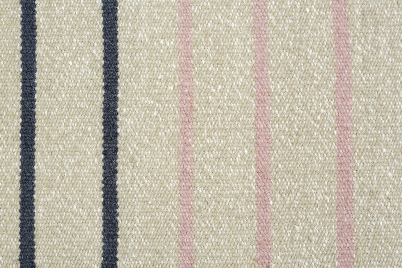 Fablua Living Naturteppich POPPY aus Wolle, flachgewebt, handwoven im Daunenspiel Onleinshop