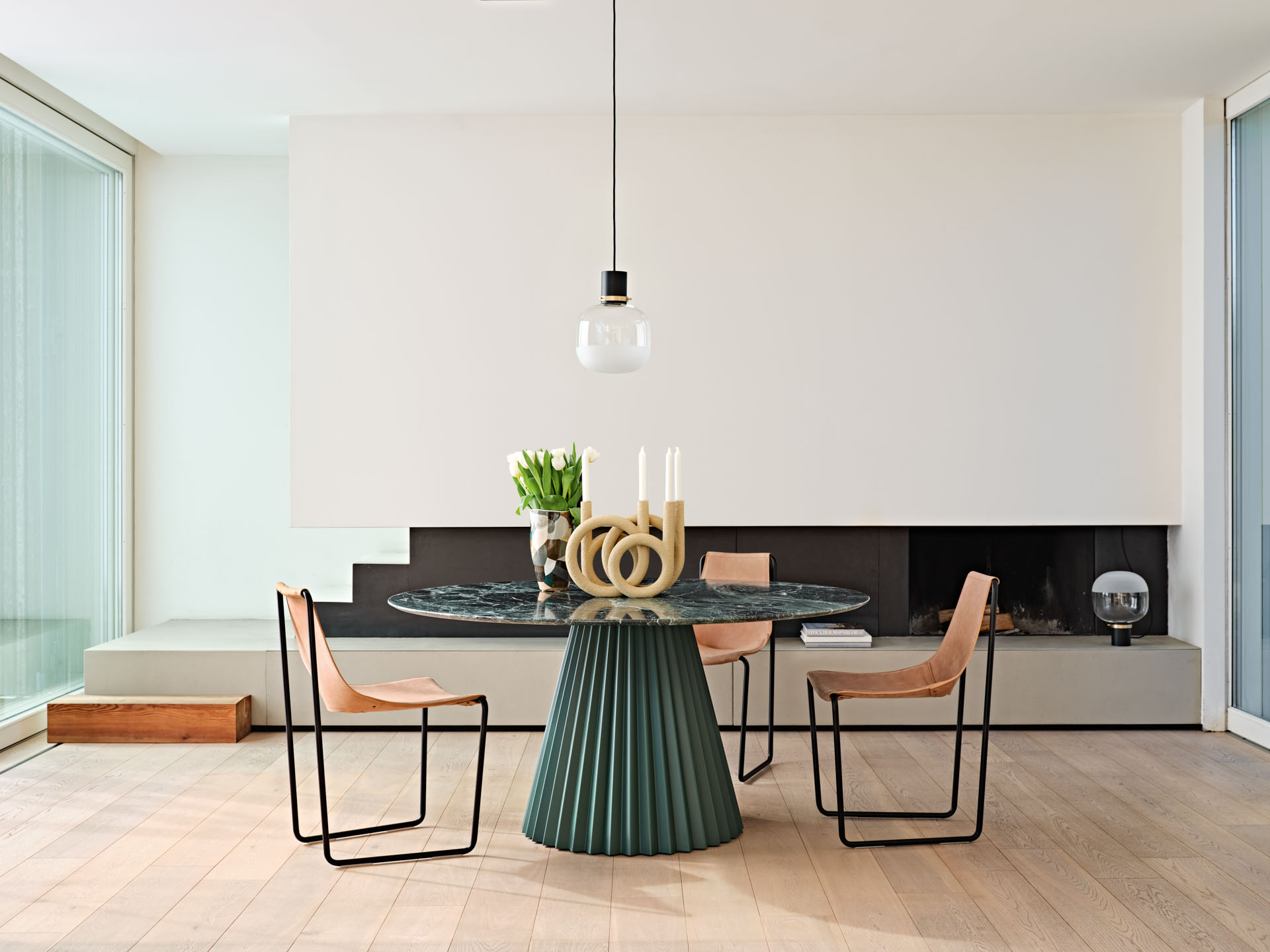 Midj 252 Apelle, Plissé Midj Tisch Plisse mit Apelle Stühle