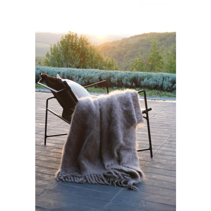 balmuir_aurora_throw_frostygrey Balmuir Wohndecken Aurora aus Mohair in vielen Farben bei Daunenspiel