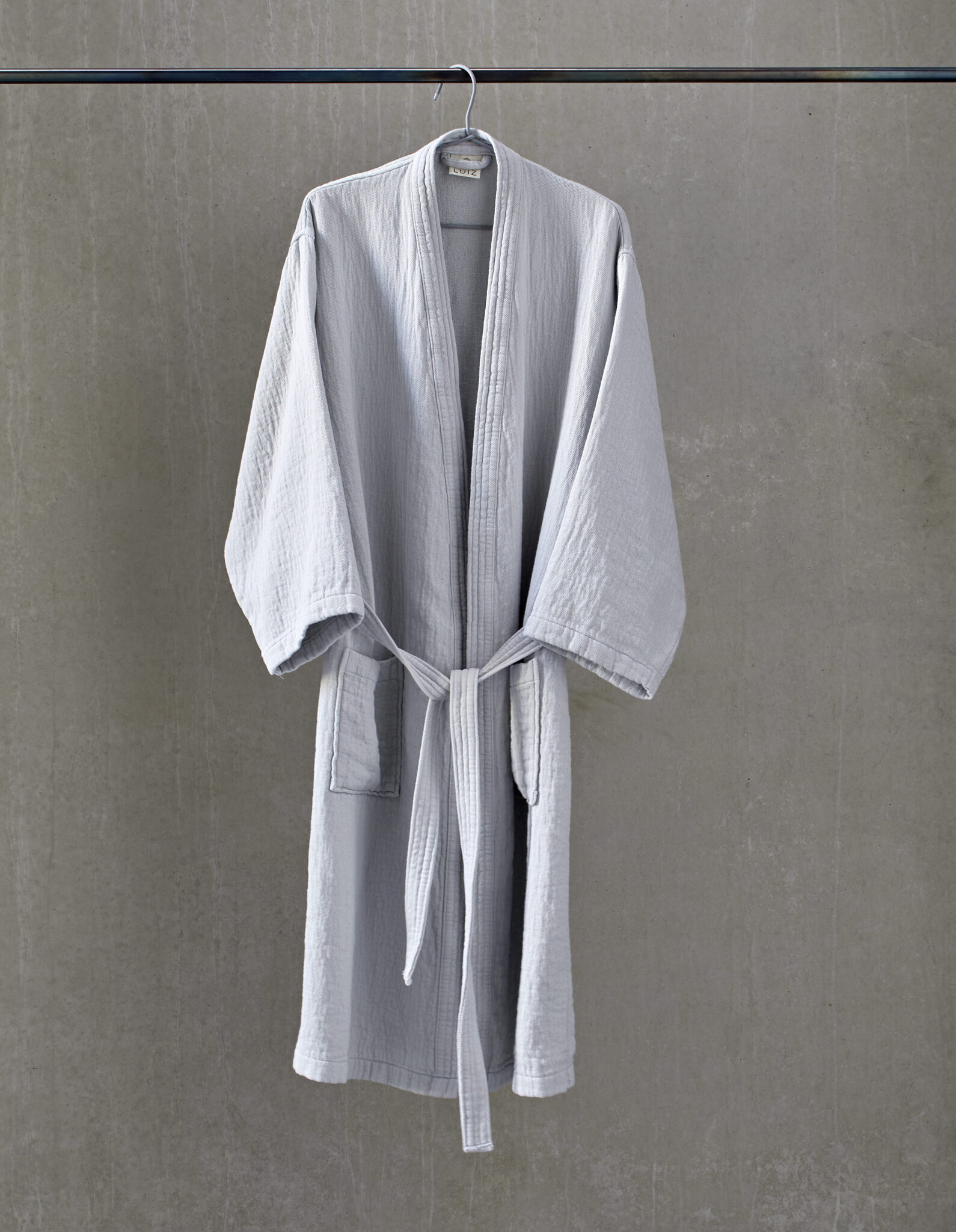 luiz_leisure_greige Bademantel Leisure von luiz im online shop von Daunenspiel