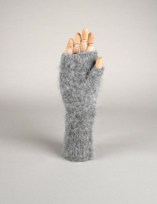 balmuir_mia_wrist_warmers_mid_grey_2web Balmuir Mia Pulswärmer bei Daunenspiel im Online-Shop