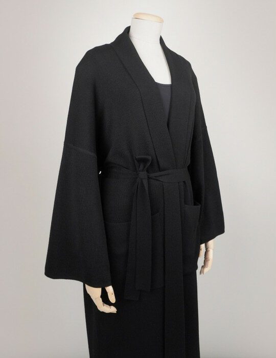 balmuir_monaco_kimono_black-web_1_ Balmuir Monaco Coatigan im Onlineshop von Daunenspiel